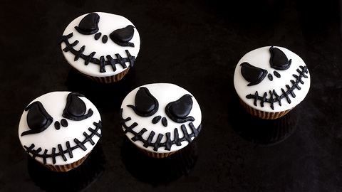 Jack Skellington Halloween cupcake toppers tutorial