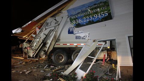 TRASH TRUCK CRASHES THROUGH REAL ESTATE OFFICE, BLANCHARD TEXAS, 11/02/22...