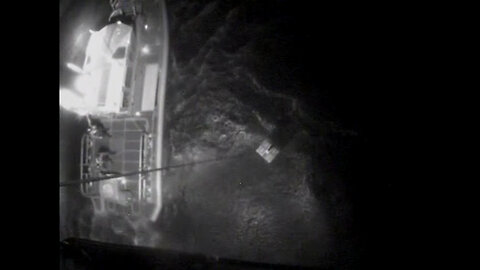 Coast Guard, good Samaritans assist 4 aboard vessel taking on water near St. Simons Island