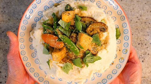 Thai green curry on cauliflower mash | Keto vegan comfort food