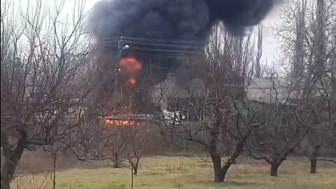 Fire on Belyakova Street in Melitopol from destroyed Ukrainian equipment. #UkraineInvasion