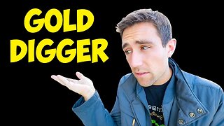 8 Signs She's a Gold Digger