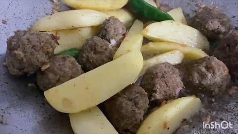 Kea banaea or kea ban gea😳/Aloo kofta curry/meatballs/welcome back/best and simplest recipe ever