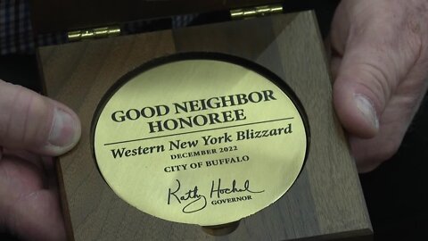 Gov. Hochul makes a trip to help recognize Chirstmas blizzard hero's