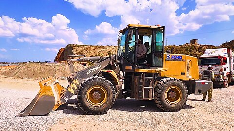 Amazing Work - Wheel Loader Loading Sand Gravel on Batching Plant