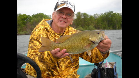 Lake Erie smallmouth bass fishing