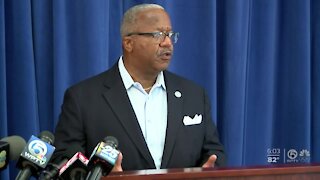 West Palm Beach mayor provides clarity on lag between testing, water advisory