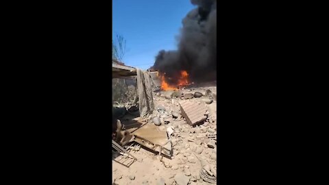 Video moments after plane crash connected to Nellis Air Force Base