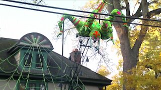 East Aurora home creates spooktacular Halloween display that's going viral