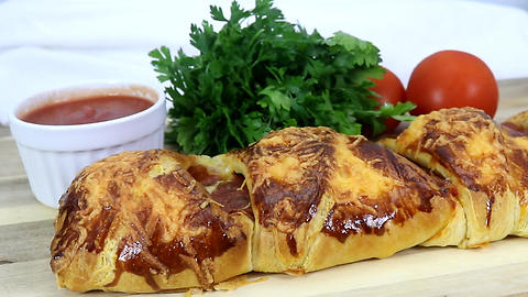 Divine croissant pizza braid recipe