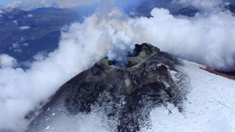 World's largest volcano