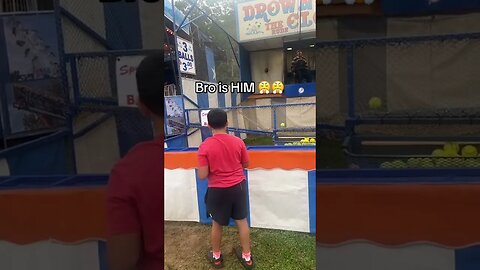 It was the dap up for me 😂💀😩 (via @Jennifer Zine) #fair #summer #carnivalgames #memes #dunktank #fyp