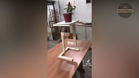 A floating table? This woodworker must be magician... | Woodwork Planet