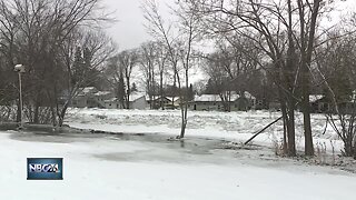 Ice jam causes flooding in Oconto