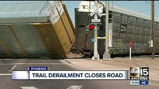 Train derailment closes Phoenix road