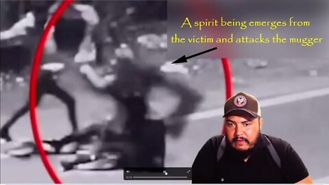 A Spirit Being emerges from a man being mugged - Caught on CCTV camera - (No English)