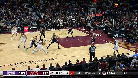 NBA MAGIC! Mitchell's BEHIND-THE-BACK to HIMSELF DUNK is NUTS! Cavs vs Kings Must-See