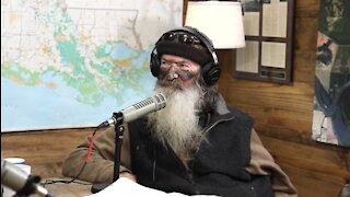 Phil Robertson's Incredible Gift for Miss Kay, Jase Messes with Missy & Hunting Is Biblical | Ep 203
