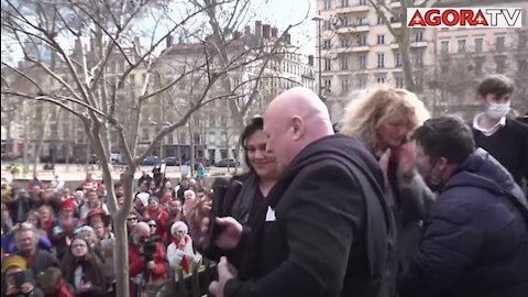 AGORA TVNEWS - Manifestation pour les libertés - Part1