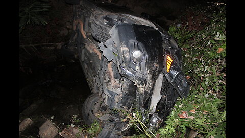 SUV CRASHES INTO CREEK, ENTRAPMENT, LIVINGSTON TEXAS, 08/16/23...