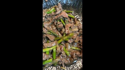 Steak and Asparagus Stir Fry
