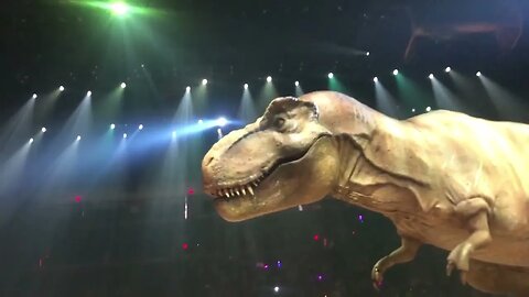 Jurassic World Live Tour 2022 T Rex Attacking Indominus Rex Threat
