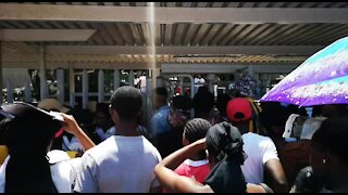 SOUTH AFRICA - Durban - Long queues at UNISA (Video) (HMV)