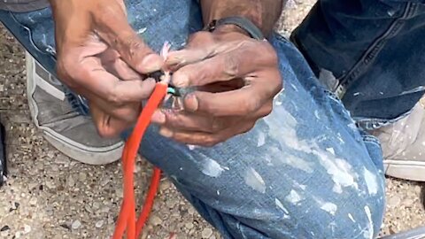 Step by step how to fix a cut extension cord / cord / wire / Repairing cut wire with electrical tape