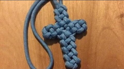 Paracord Cross Using Vertical Crown Knot or Double Crown Sinnet