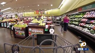 San Diego grocery workers rally for better pay, health care