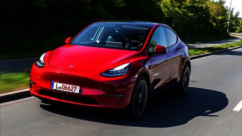 Vencedor el Tesla Model Y frente al Lamborghini murciélago