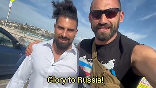 @OzraeliAvi with Russians on Bondi Beach