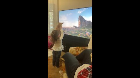 Little Girl Reenacts ‘Lion King’ Scene Using Her Chihuahua