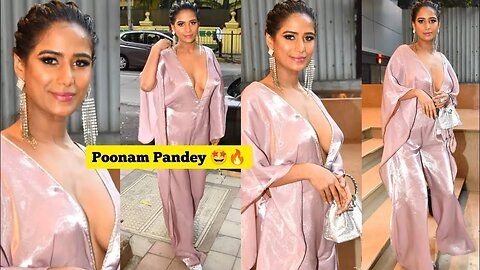 Hottie 🤩🔥 Poonam Pandey Spotted in Bandra 📸