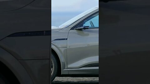 Virtual Mirrors of the Audi Q8 e-tron 2023