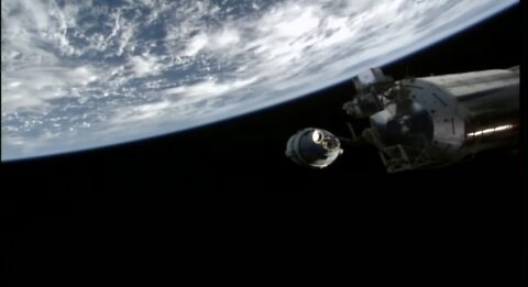 Boeing Starliner Autonomously￼ Docks to The International Space Station