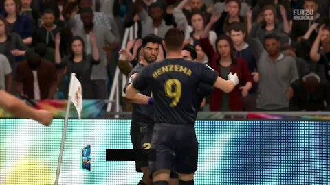 Fifa20 FUT Squad Battles - Luis Suarez scores from penalty. French commentary