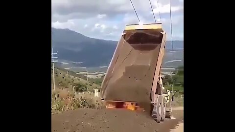 Electric Shock to Truck Best Funny