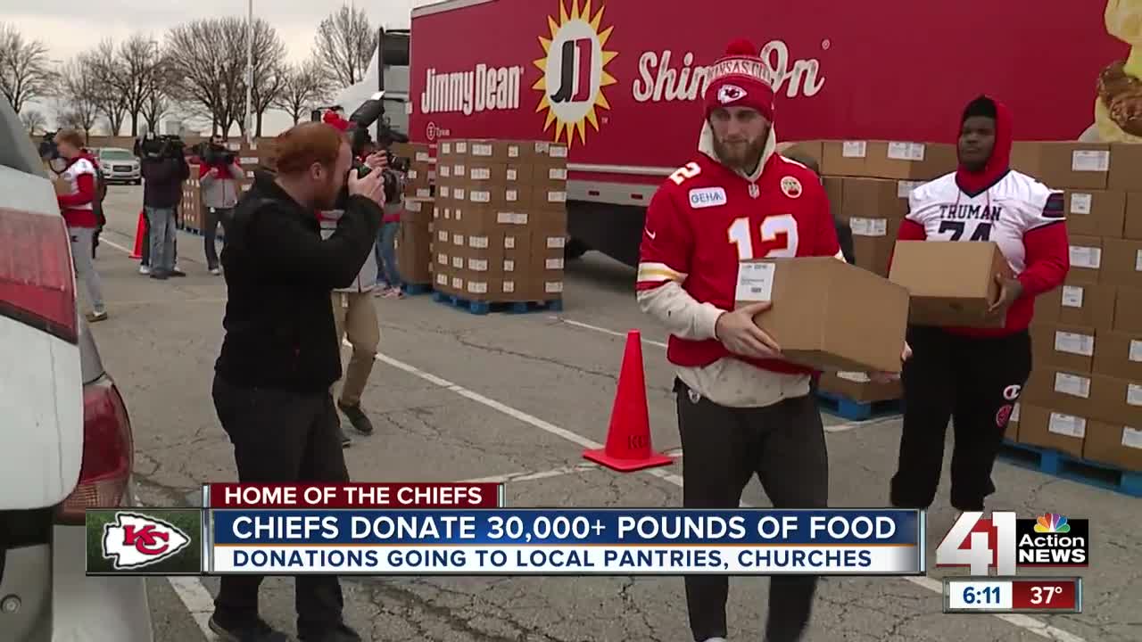 Kansas City Chiefs donate more than 30,000 pounds of food