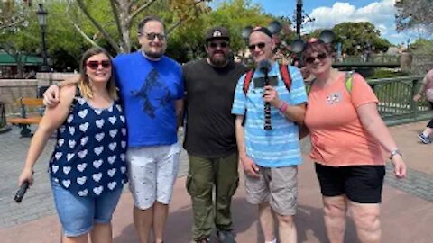 Epcot Day 2 Part 2: Bumped into Disney Vloggers and First time eating at Beaches and Cream