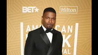 Jamie Foxx establishes fund in late sister's memory