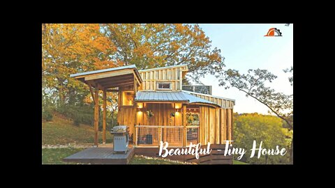Stunning Roof Top Deck !! Wooden House - Little River Tiny House