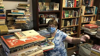 Las Vegas businesswoman sharing her love of reading through own bookstore