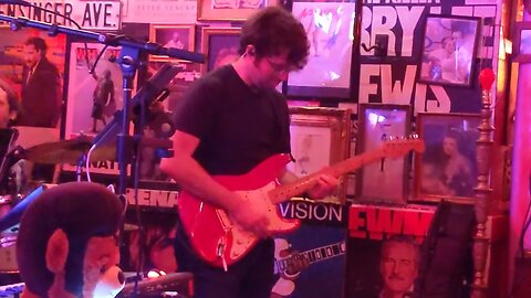 Will Thompson Band at Red Bar with Ben Parsons Another Brick In the Wall (COVER)
