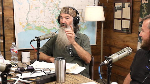 Phil Robertson Was a US Park Ranger and Jase Saw Al Get Struck by Lightning | Ep 301