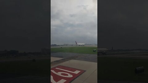 Delta Plane Taking Off!
