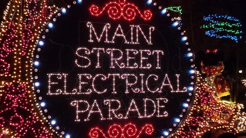 Main Street Electrical Parade and Foodie Day At Disneyland and DCA