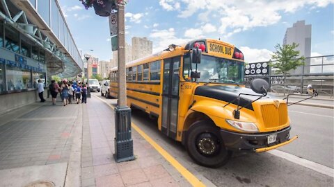 Ontario’s Back-To-School Plan Just Dropped & Students Can Do Field Trips, Sports & More