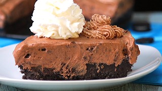 Chocolate Oreo Icecream Pie