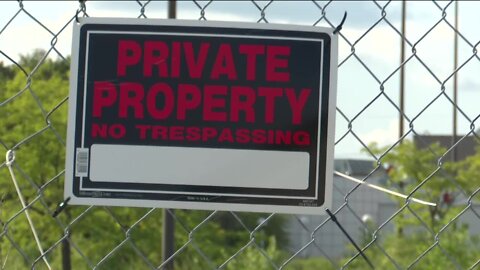 No trespassing signs, fencing put up around vacant Northridge Mall